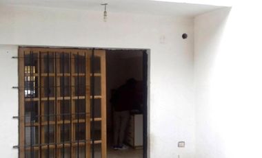 Triplex en venta - 3 Dormitorios 2 Baños - Martín Coronado