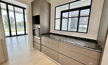 Casa de 5 Ambientes en Venta en La Reserva Cardales - Sofitel