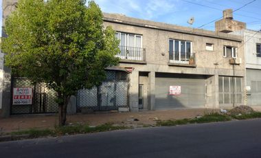 Local a la calle en Venta Haedo / Moron (A108 8013)