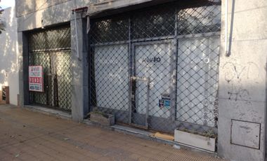 Local a la calle en Venta Haedo / Moron (A108 8013)