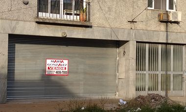 Local a la calle en Venta Haedo / Moron (A108 8013)