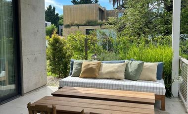 Casa con jardín y pileta en Alquiler Enero 2026 en la Horqueta