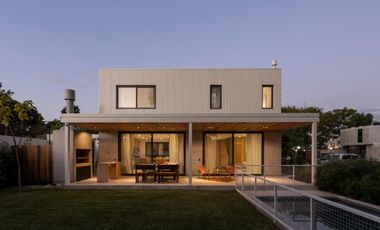 Casa con jardín y pileta en Alquiler Enero 2026 en la Horqueta