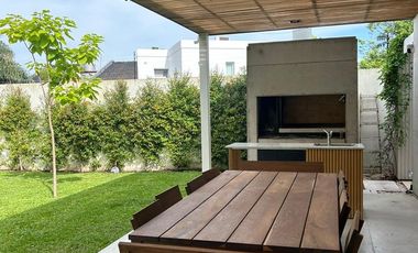 Casa con jardín y pileta en Alquiler Enero 2026 en la Horqueta