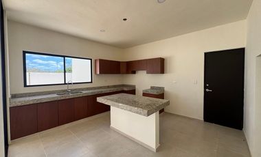 VENTA CASA EN PRIVADA CON AMENIDADES, CONKAL YUCATÁN