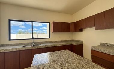 VENTA CASA EN PRIVADA CON AMENIDADES, CONKAL YUCATÁN