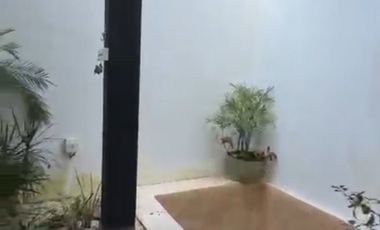 RENTA DE DEPARTAMENTO AMUEBLADO CON PISCINA EN TEMOZON NORTE.