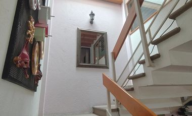 785m² Casa Con Alberca en Fraccionamiento al Oriente de Cuernavaca, JIUTEPEC