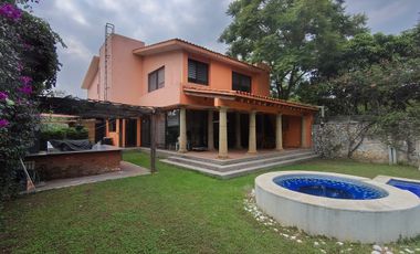 785m² Casa Con Alberca en Fraccionamiento al Oriente de Cuernavaca, JIUTEPEC