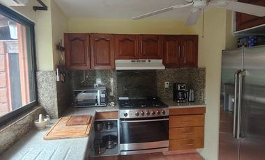 785m² Casa Con Alberca en Fraccionamiento al Oriente de Cuernavaca, JIUTEPEC