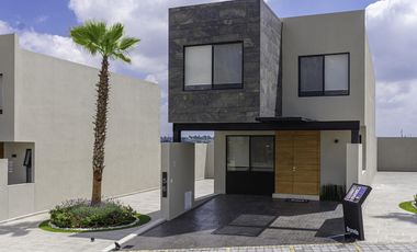 Casa en venta en Lomas de Angelopolis Puebla, 3 recamaras.