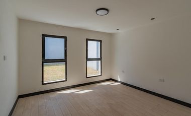 Venta Casa 3 ambientes con parque. Barrio San José