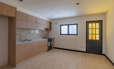 Venta Casa 3 ambientes con parque. Barrio San José