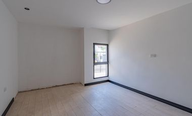 Venta Casa 3 ambientes con parque. Barrio San José