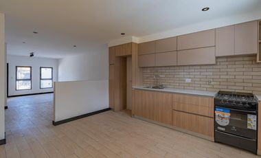 Venta Casa 3 ambientes con parque. Barrio San José