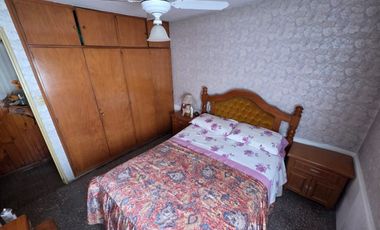 Venta de casa en Luzuriaga, Maipú. 5 ambientes.