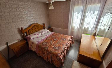 Venta de casa en Luzuriaga, Maipú. 5 ambientes.