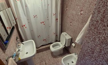 Venta de casa en Luzuriaga, Maipú. 5 ambientes.