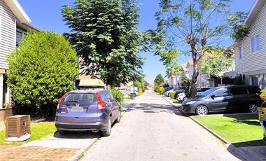 Casa en Venta en Venta Casa. 3D 3B 2E y Piscina, Valle Grande, Lampa