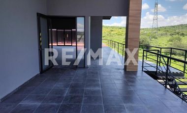 LOCAL CON VISTA PANORÁMICA CERCA DE EL MIRADOR  - (3)