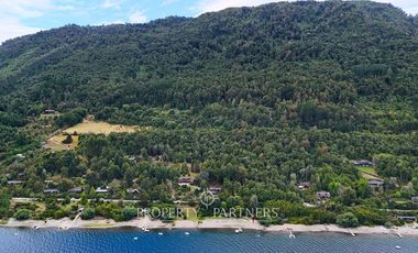 Espectacular terreno 4,9 Ha. con Casa orilla lago Riñihue