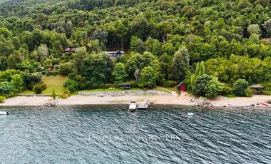 Espectacular terreno 4,9 Ha. con Casa orilla lago Riñihue