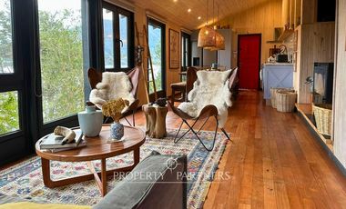 Espectacular terreno 4,9 Ha. con Casa orilla lago Riñihue