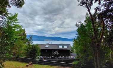 Espectacular terreno 4,9 Ha. con Casa orilla lago Riñihue
