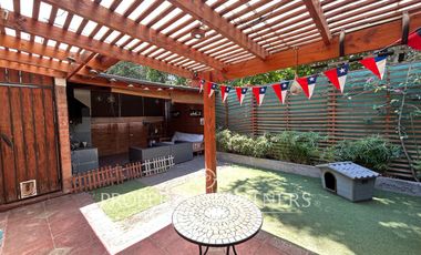 Espectacular y acogedora casa en exclusivo condominio Puertas de Huechuraba