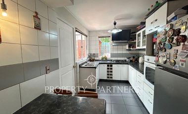 Espectacular y acogedora casa en exclusivo condominio Puertas de Huechuraba