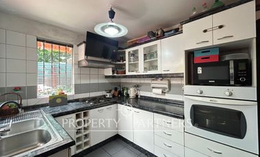 Espectacular y acogedora casa en exclusivo condominio Puertas de Huechuraba