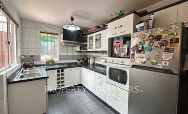 Espectacular y acogedora casa en exclusivo condominio Puertas de Huechuraba