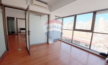 Amplia Oficina de 110m2 en Santiago