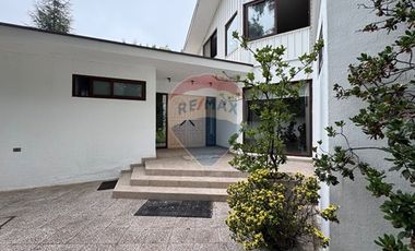 Extraordinaria casa Los Dominicos, 4D/3B piscina