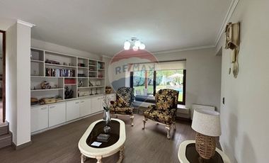 Extraordinaria casa Los Dominicos, 4D/3B piscina