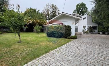 Extraordinaria casa Los Dominicos, 4D/3B piscina