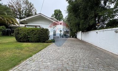 Extraordinaria casa Los Dominicos, 4D/3B piscina