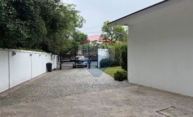 Extraordinaria casa Los Dominicos, 4D/3B piscina