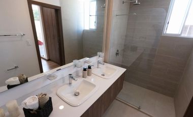 Venta Casa esquinera a estrenar - Valle de los Chillos, cerca al supermaxi de San Gabriel. SC