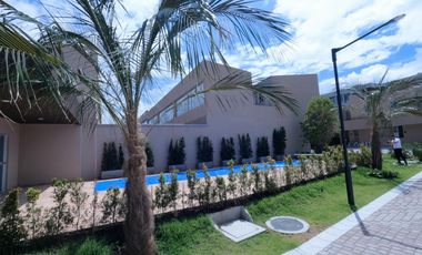 Venta Casa esquinera a estrenar - Valle de los Chillos, cerca al supermaxi de San Gabriel. SC