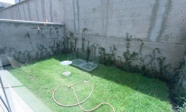 Venta Casa esquinera a estrenar - Valle de los Chillos, cerca al supermaxi de San Gabriel. SC