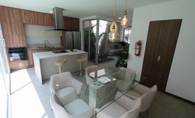 Venta Casa esquinera a estrenar - Valle de los Chillos, cerca al supermaxi de San Gabriel. SC