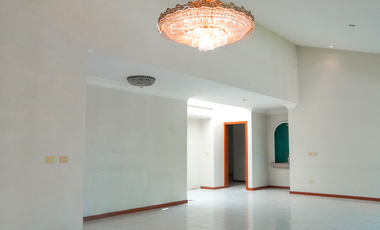 RESIDENCIA EN RENTA EN VILLA CORAL, ZAPOPAN