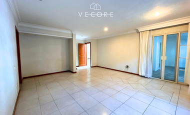 RESIDENCIA EN RENTA EN VILLA CORAL, ZAPOPAN