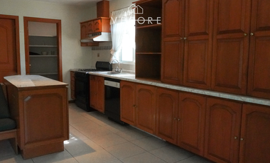 RESIDENCIA EN RENTA EN VILLA CORAL, ZAPOPAN