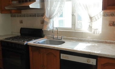 RESIDENCIA EN RENTA EN VILLA CORAL, ZAPOPAN