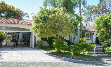 RESIDENCIA EN RENTA EN VILLA CORAL, ZAPOPAN