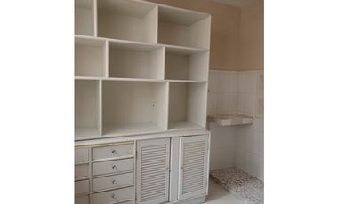 SE ARRIENDA CASA CON LOCAL  BARRIO EL PRADO