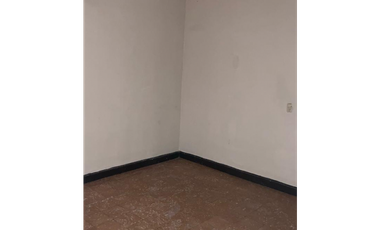 SE ARRIENDA CASA CON LOCAL  BARRIO EL PRADO