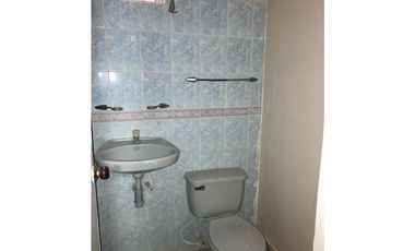 SE ARRIENDA CASA CON LOCAL  BARRIO EL PRADO